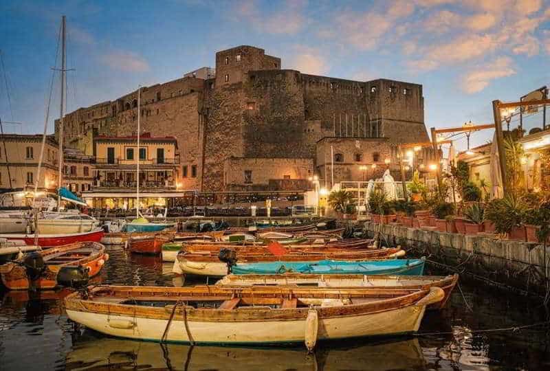 Castel dell'ovo il luogo più Romantico di Napoli