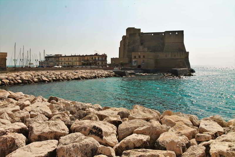 Castel dell'ovo il luogo  più Romantico di Napoli